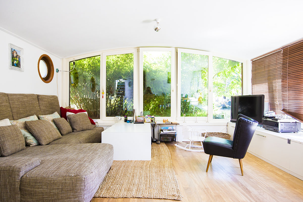 Long term houseboat rental Amsterdam