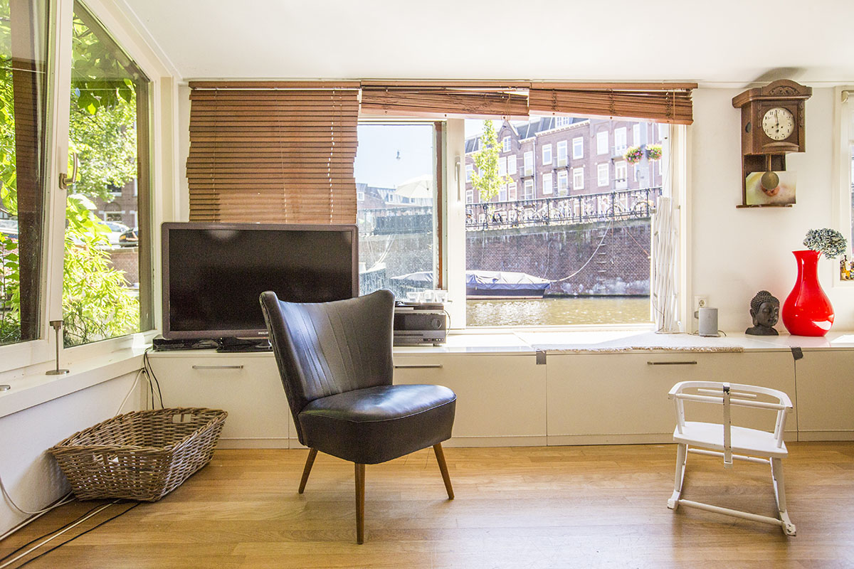 Long term houseboat rental Amsterdam