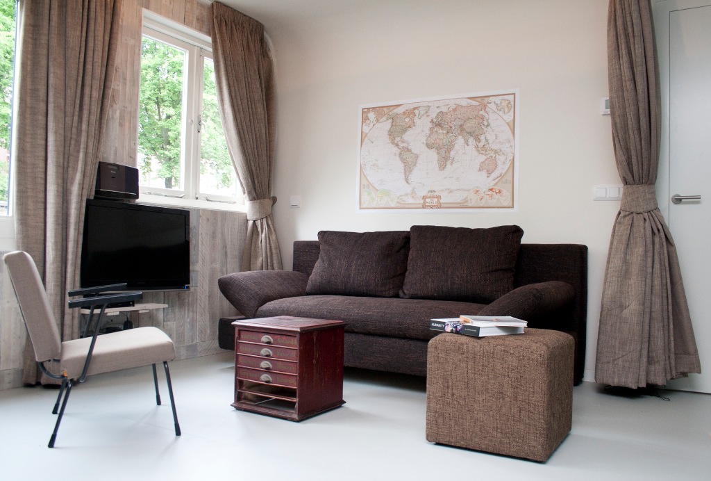 Long term houseboat rental Amsterdam
