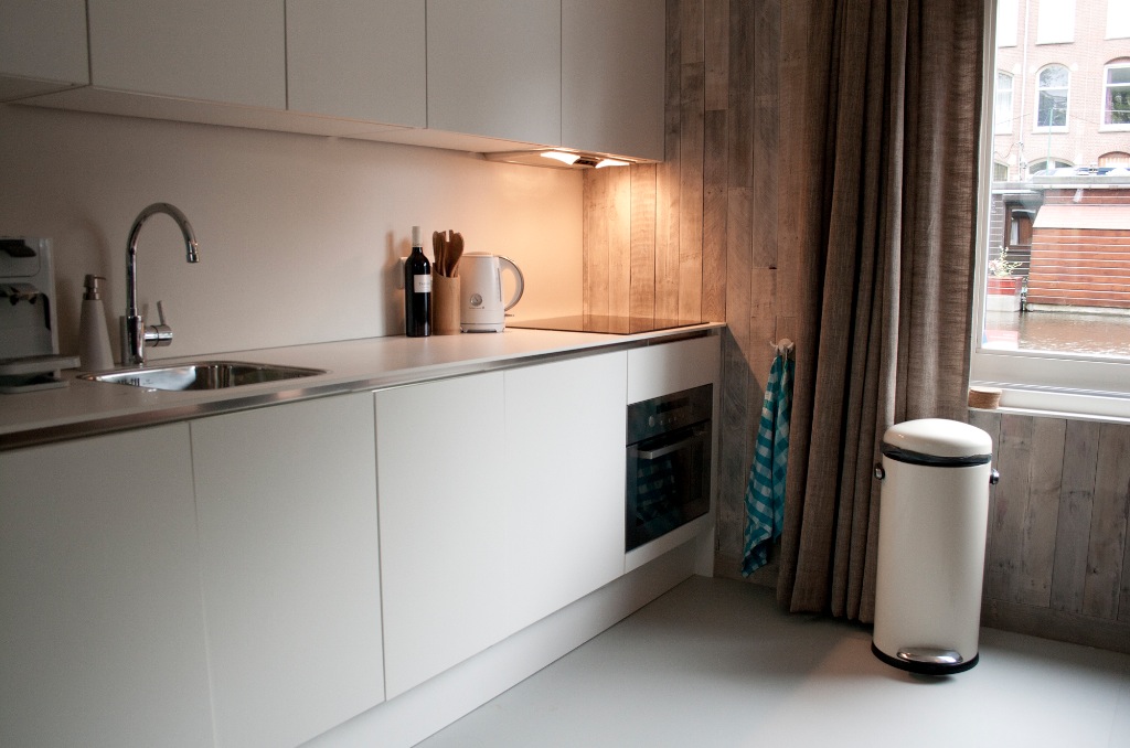 Long term houseboat rental Amsterdam