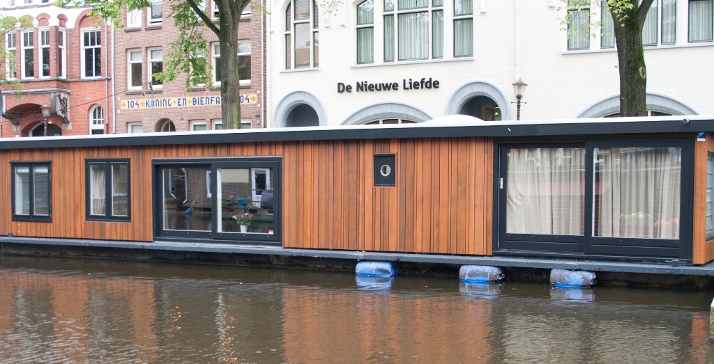 Long term houseboat rental Amsterdam