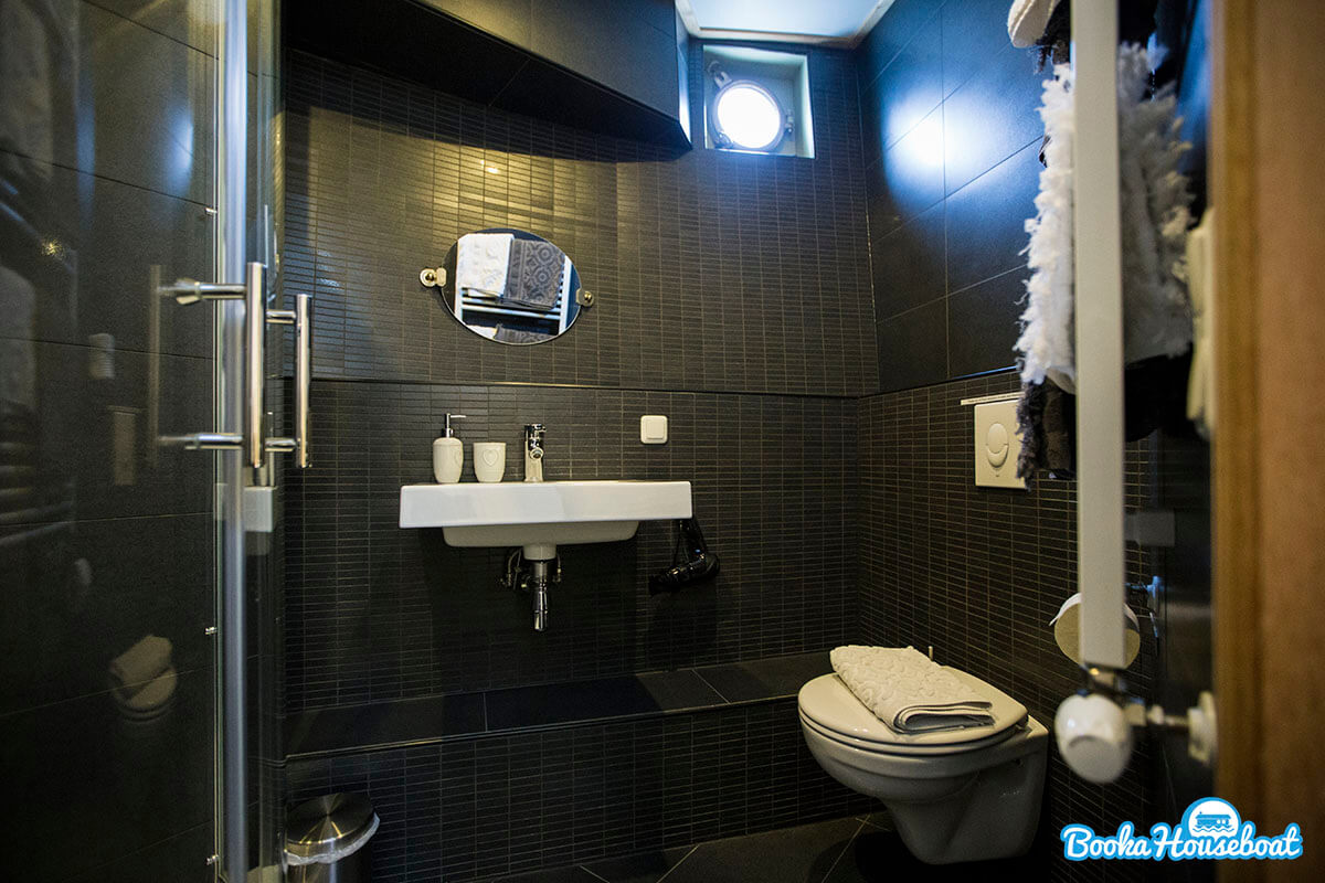 Ertskade 2 1019 BB, Amsterdam, Noord-Holland Netherlands, ,Houseboat,For Rent,Ertskade ,1037
