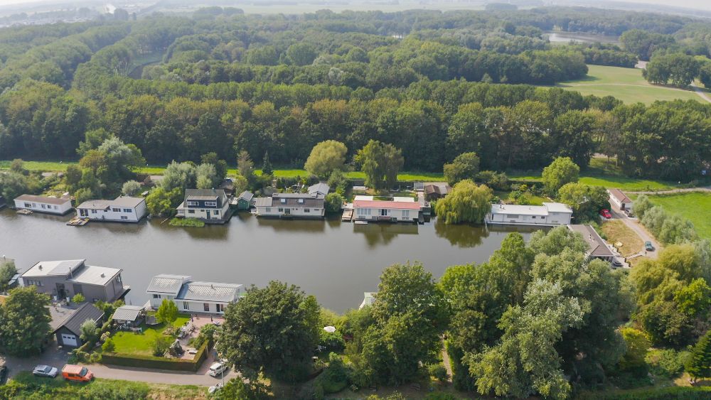 Zijkanaal F Oostzijde 22 1165 LX, Halfweg (Spaarnwoude), Noord-Holland Nederland, 2 Bedrooms Bedrooms, 5 Rooms Rooms,Houseboat,For Rent,Zijkanaal F Oostzijde ,1038