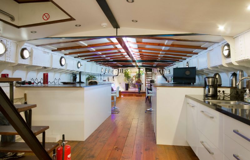 Houseboat For Rent Krijn Taconiskade, 1087 HW te Amsterdam Houseboat