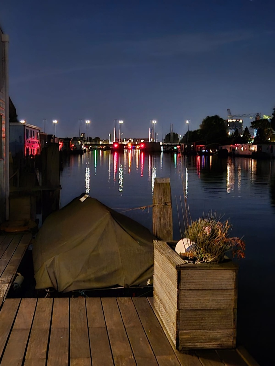 Buiksloterdijk 433 1034 ZA, Amsterdam, Noord-Holland Netherlands, 2 Bedrooms Bedrooms, 4 Rooms Rooms,0,Houseboat,For Rent,Buiksloterdijk,0,1052