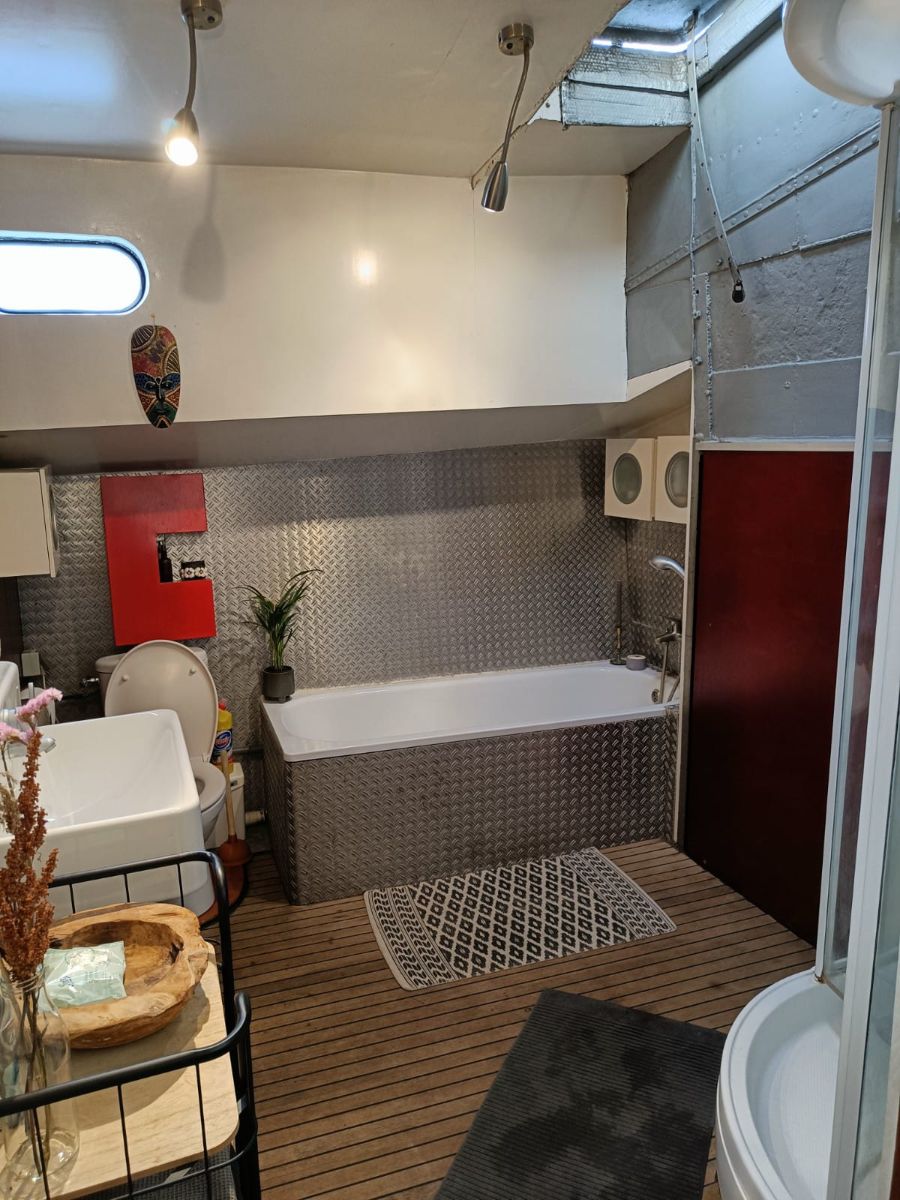 Haparandasteiger 6 1013CZ, Amsterdam, NOORD-HOLLAND Noord-Holland Netherlands, 2 Bedrooms Bedrooms, 4 Rooms Rooms,Houseboat,For Rent,Haparandasteiger,1053