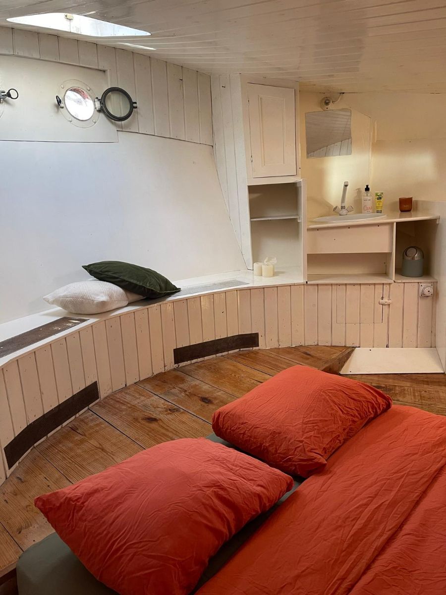 Haparandasteiger 6 1013CZ, Amsterdam, NOORD-HOLLAND Noord-Holland Netherlands, 2 Bedrooms Bedrooms, 4 Rooms Rooms,Houseboat,For Rent,Haparandasteiger,1053