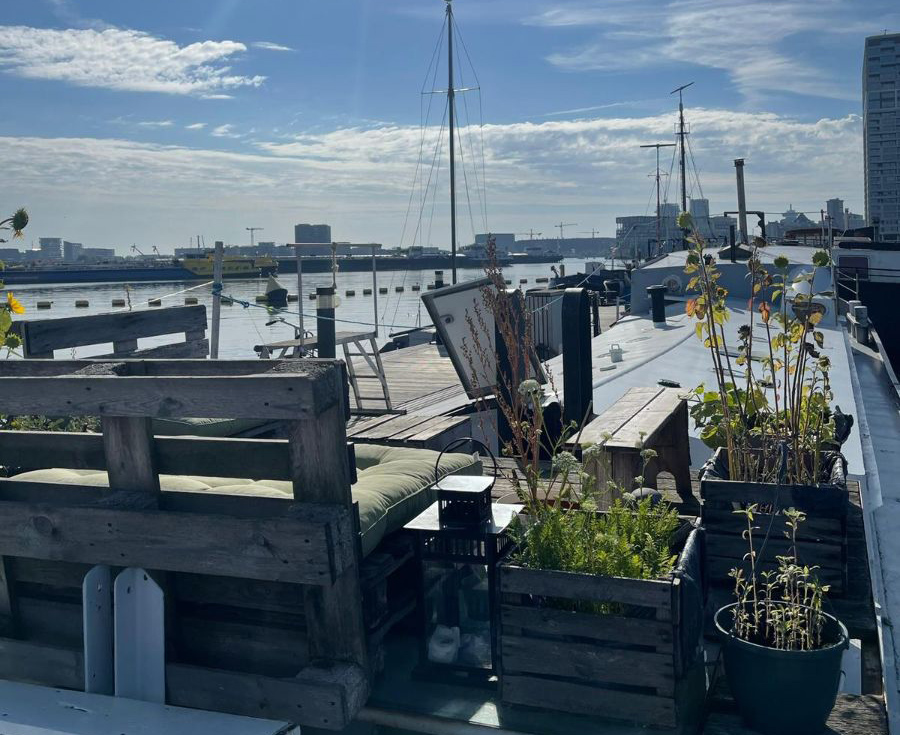 Haparandasteiger 6 1013CZ, Amsterdam, NOORD-HOLLAND Noord-Holland Netherlands, 2 Bedrooms Bedrooms, 4 Rooms Rooms,Houseboat,For Rent,Haparandasteiger,1053