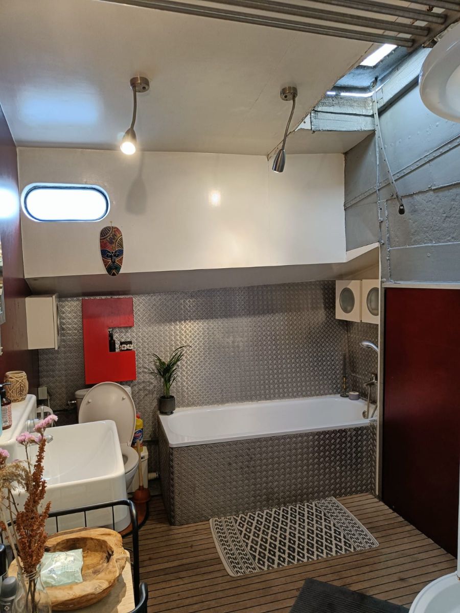 Haparandasteiger 6 1013CZ, Amsterdam, NOORD-HOLLAND Noord-Holland Netherlands, 2 Bedrooms Bedrooms, 4 Rooms Rooms,Houseboat,For Rent,Haparandasteiger,1053