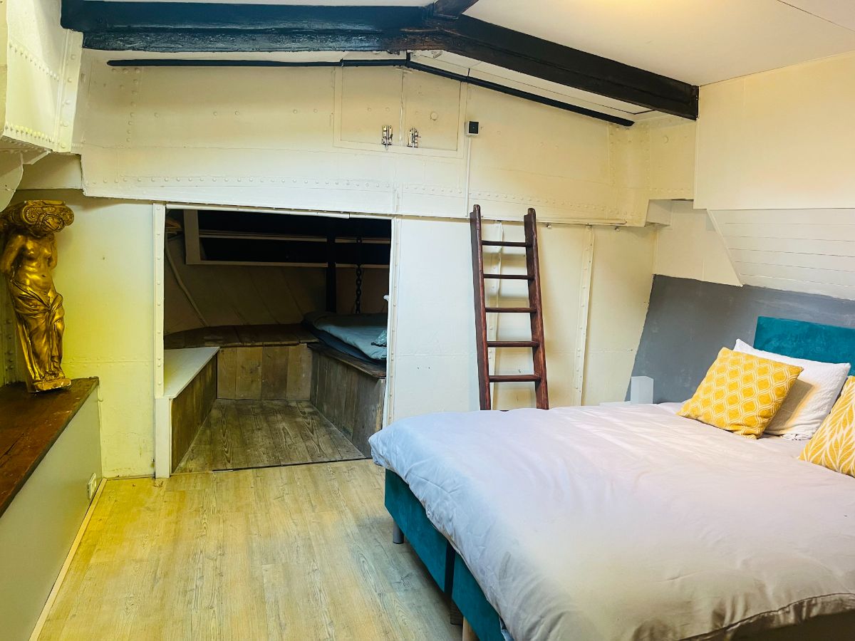 Lijnbaansgracht 335k 1017XA, Amsterdam, Noord-Holland Netherlands, 2 Bedrooms Bedrooms, 2 Rooms Rooms,Houseboat,For Rent,Lijnbaansgracht,1054