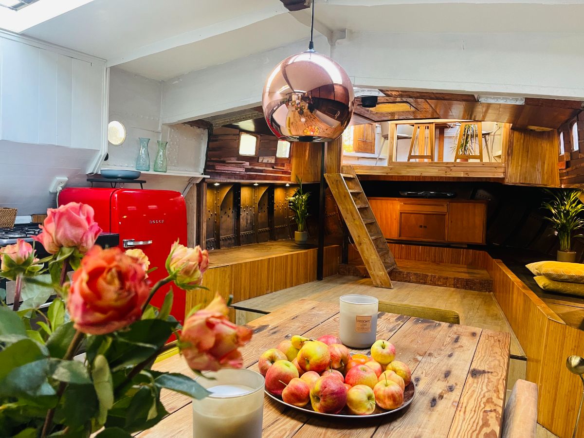 Lijnbaansgracht 335k 1017XA, Amsterdam, Noord-Holland Netherlands, 2 Bedrooms Bedrooms, 2 Rooms Rooms,Houseboat,For Rent,Lijnbaansgracht,1054