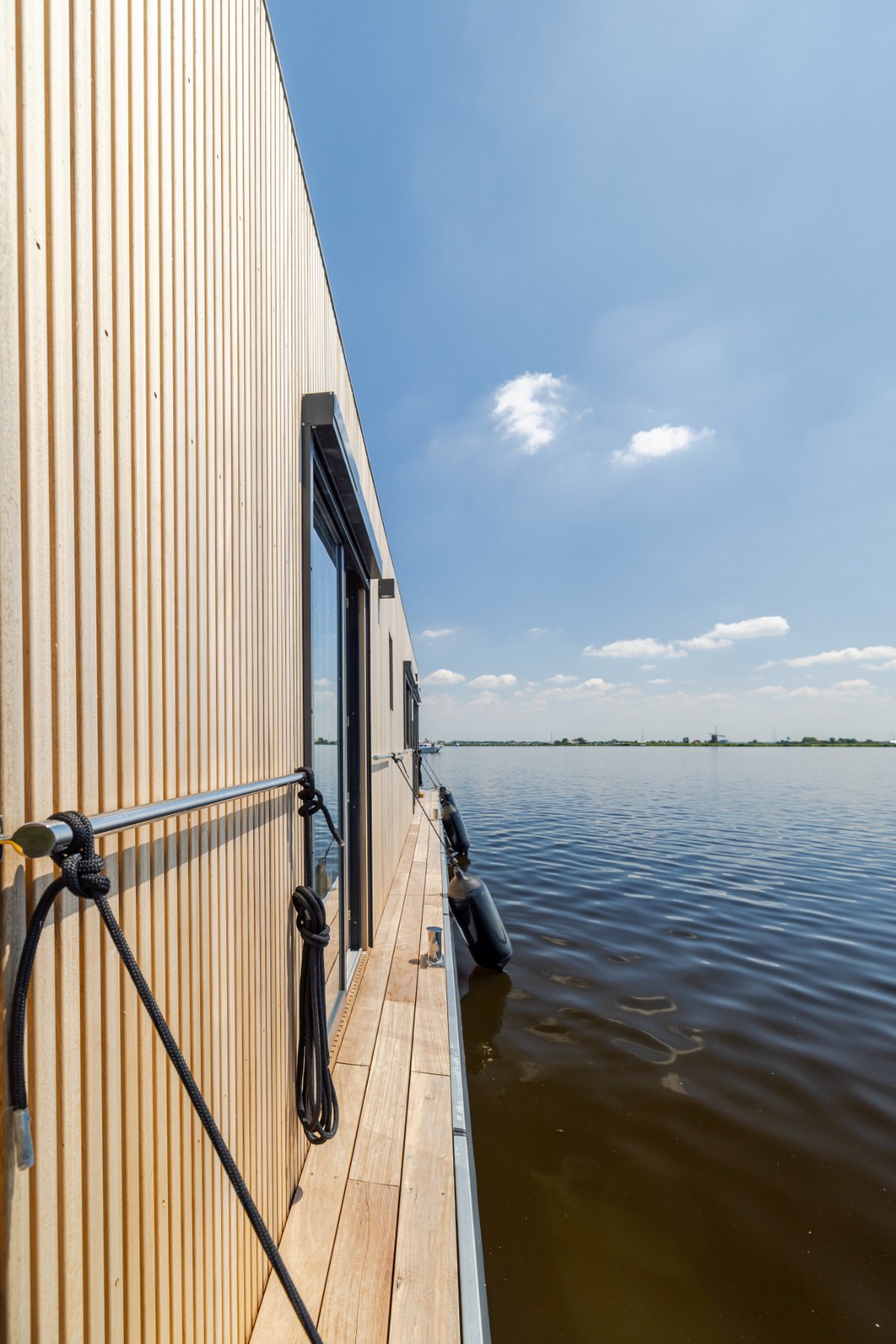 Tjotterpad 40 1081 KD, Amsterdam, Noord-Holland Netherlands, 3 Bedrooms Bedrooms, 5 Rooms Rooms,0,Houseboat,For Rent,Tjotterpad,0,1066